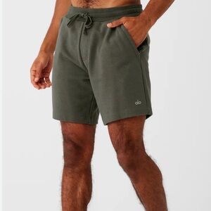 Alo Yoga Chill Short - Stealth Green